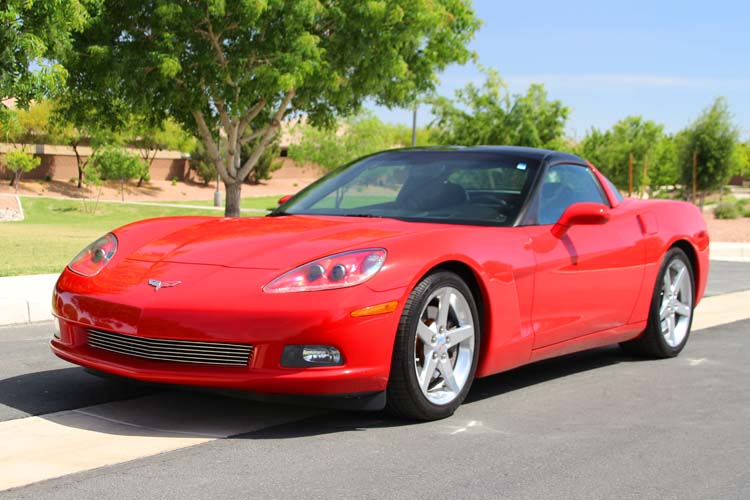 2005 Victory Red Chevy Corvette Coupe