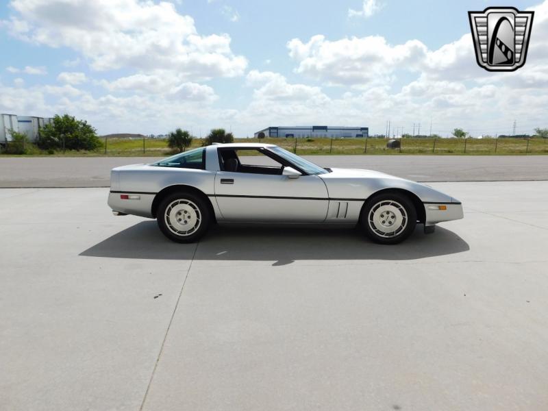 1986 Silver Chevy Corvette Coupe