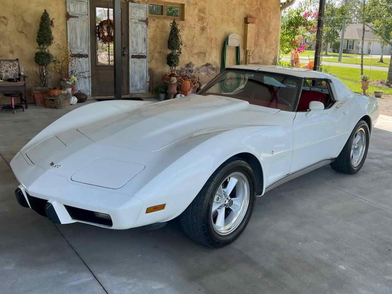 1977 White Chevy Corvette T-Top