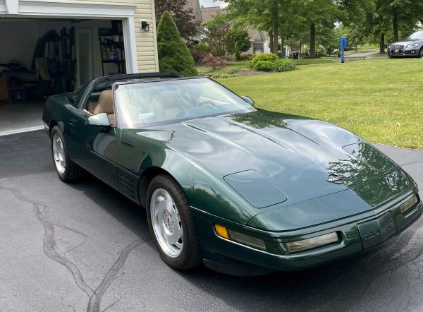 Green 1994 Corvette Coupe id:87360