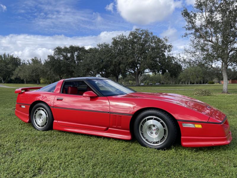 Red 1986 Corvette Coupe id:89130