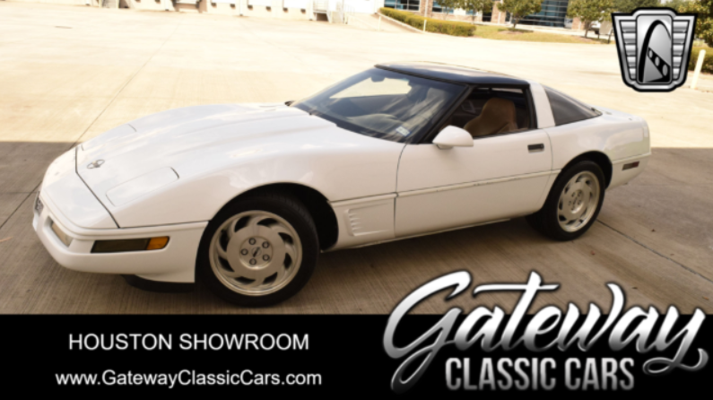 1996 White Chevy Corvette Coupe