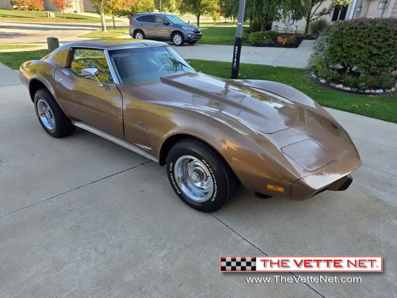 1975 Medium Saddle Chevy Corvette T-Top