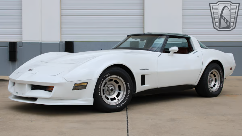 1982 White Chevy Corvette HardTop