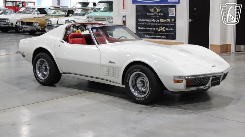 1972 White Chevy Corvette T-Top
