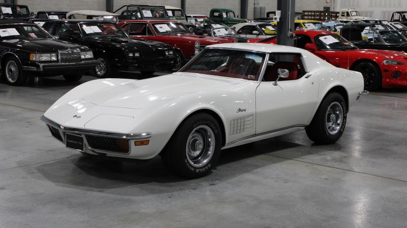 1972 WHITE Chevy Corvette T-Top