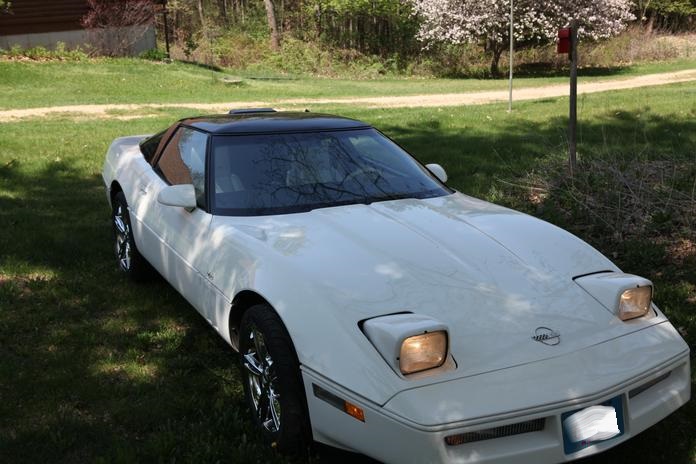 White 1988 Corvette Coupe id:88021