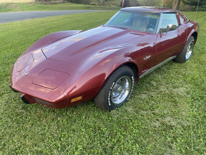 1975 Maroon Chevy Corvette Coupe