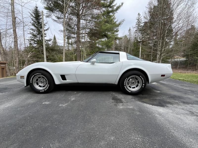 1981 White Chevy Corvette Coupe