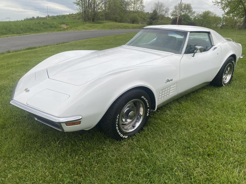 1971 White Corvette